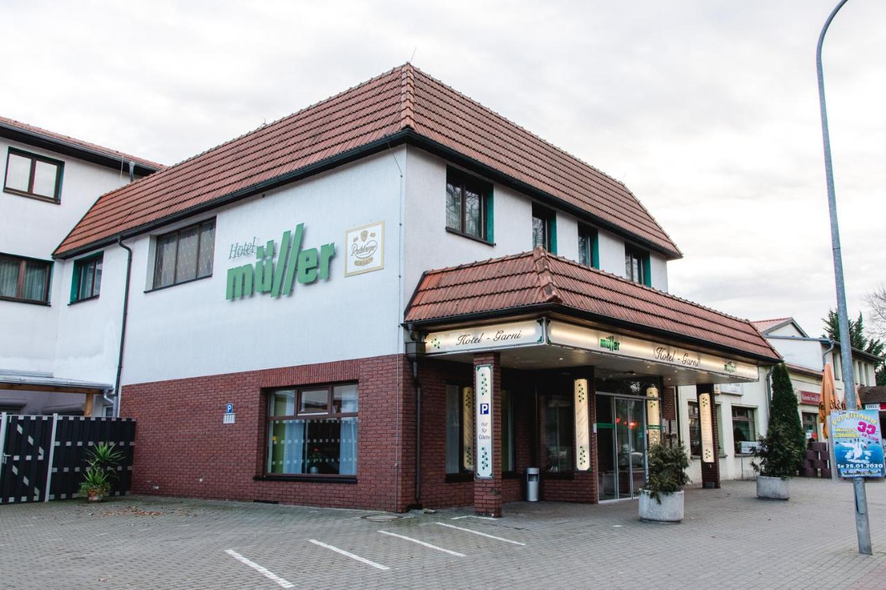 Hotel Mueller Genthin エクステリア 写真