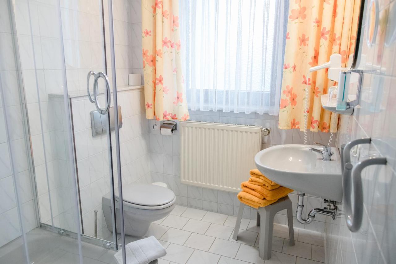 Hotel Mueller Genthin エクステリア 写真