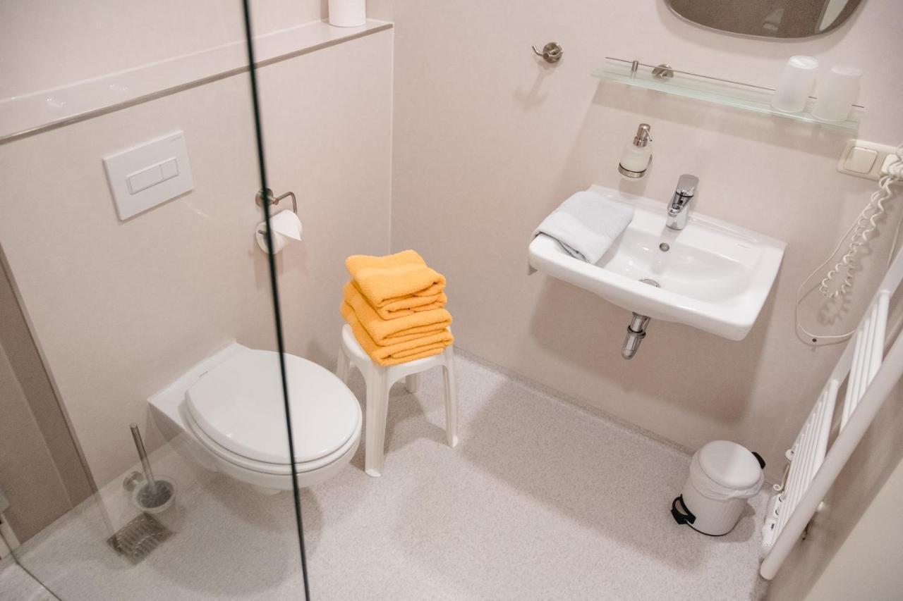 Hotel Mueller Genthin エクステリア 写真
