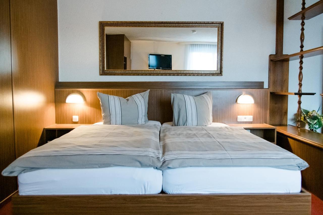Hotel Mueller Genthin エクステリア 写真