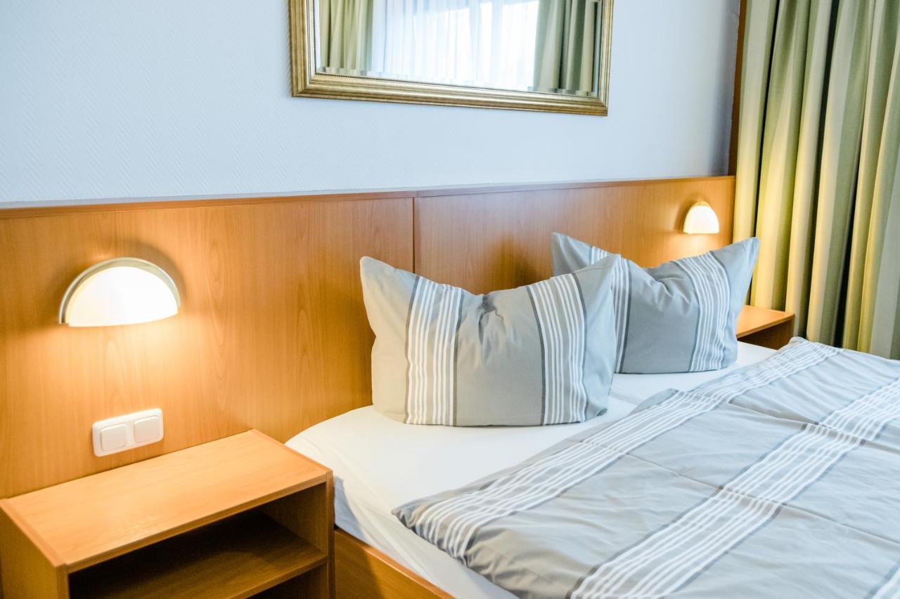 Hotel Mueller Genthin エクステリア 写真